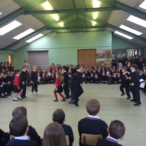 First Class doing the 6 Hand reel!